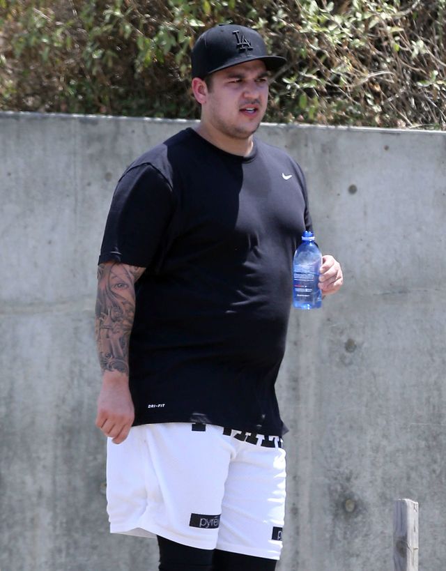 Rob Kardashian przerywa milczenie po ślubie siostry Rob Kardashian przerywa milczenie po ślubie siostry