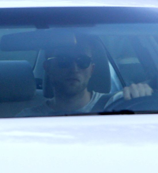 Robert Pattinson zauważony pod domem Kristen Stewart (FOTO)