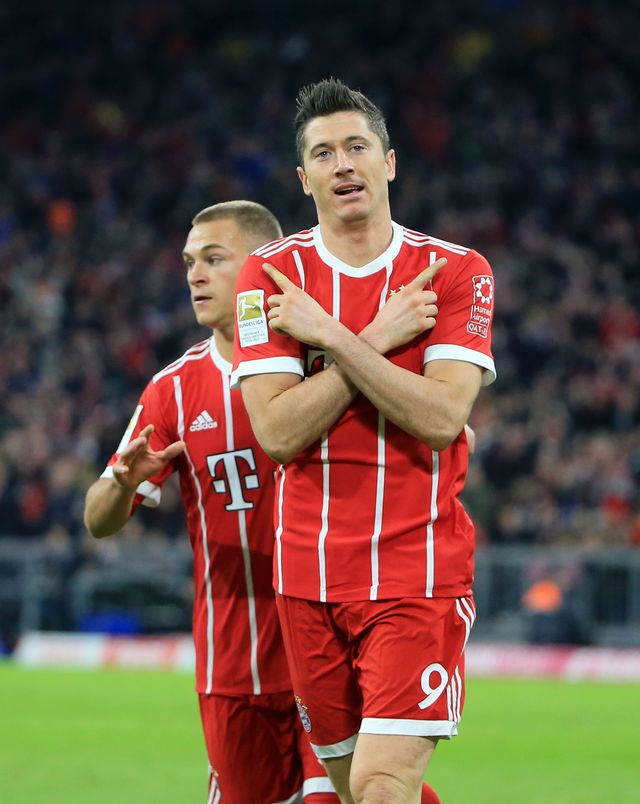 Co oznacza GEST, który Robert Lewandowski wykonuje po strzeleniu gola? Co oznacza GEST, który Robert Lewandowski wykonuje po strzeleniu gola?