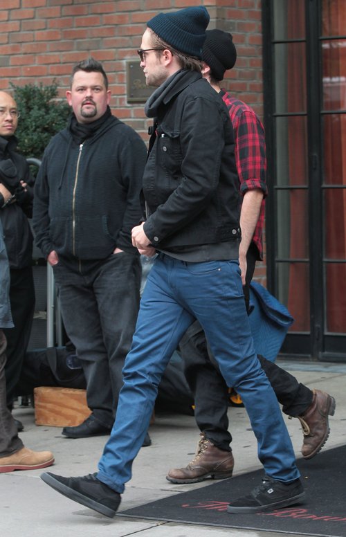 Robert Pattinson nadal wzbudza żywe zainteresowanie (FOTO)