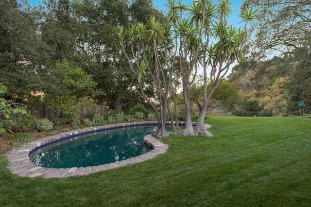 Ile łazienek w swoim domu ma Robert Pattinson? (FOTO) Ile łazienek w swoim domu ma Robert Pattinson? (FOTO)