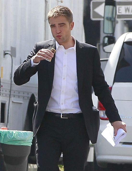 Robert Pattinson nie chce być kojarzony z Kristen Stewart  