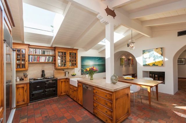 Ile łazienek w swoim domu ma Robert Pattinson? (FOTO) Ile łazienek w swoim domu ma Robert Pattinson? (FOTO)