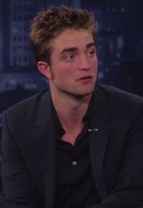 Robert Pattinson wydaje dziwny dźwięk, gdy całuje (VIDEO) Robert Pattinson wydaje dziwny dźwięk, gdy całuje (VIDEO)
