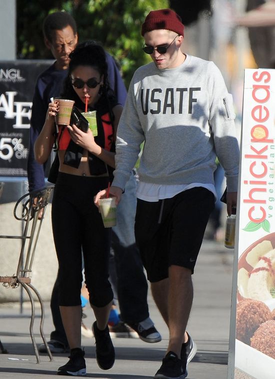 FKA Twigs chce, żeby Pattinson był sprawniejszy w łóżku FKA Twigs chce, żeby Pattinson był sprawniejszy w łóżku