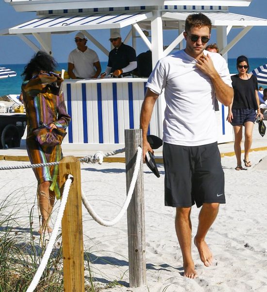 Robert Pattinson i FKA Twigs na randce na plaży (FOTO) Robert Pattinson i FKA Twigs na randce na plaży (FOTO)