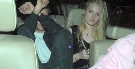 Robert Pattinson pokazał nową dziewczynę! (FOTO)