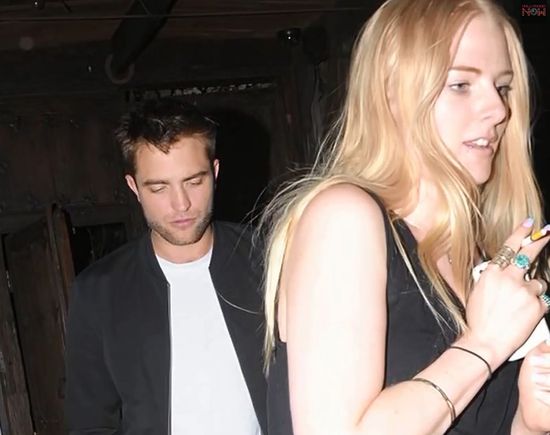 Robert Pattinson pokazał nową dziewczynę! (FOTO)