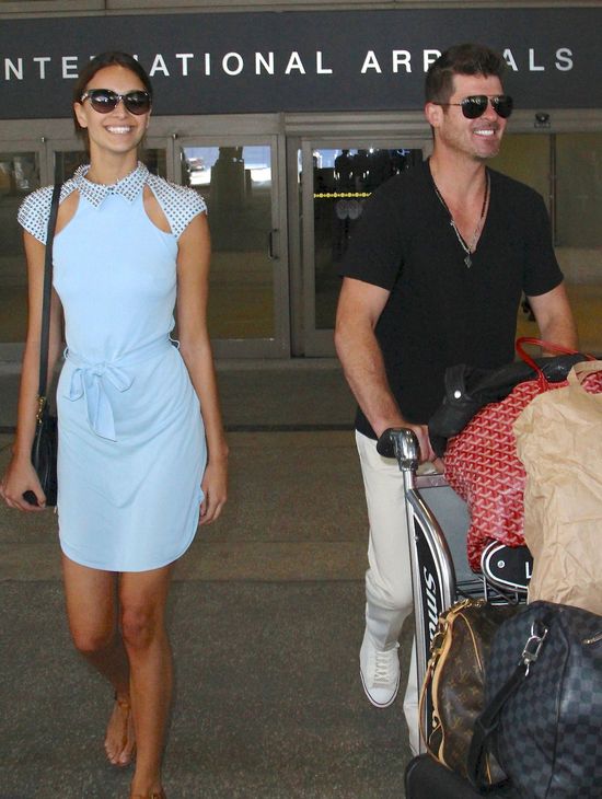 Robin Thicke oświadczył się swojej 20-letniej dziewczynie?