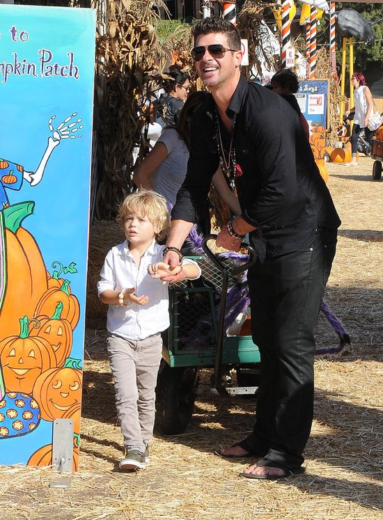 Robin Thicke pokazuje, że jest dobrym ojcem (FOTO)