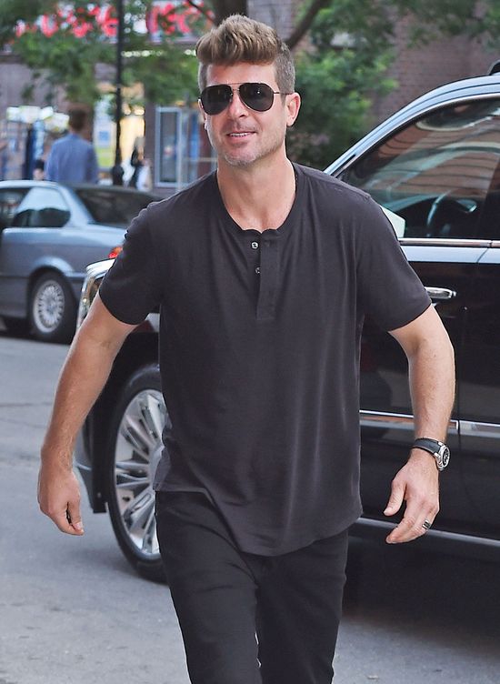 Pierwszy zgrzyt na linii Robin Thicke-nowa dziewczyna (FOTO) Pierwszy zgrzyt na linii Robin Thicke-nowa dziewczyna (FOTO)
