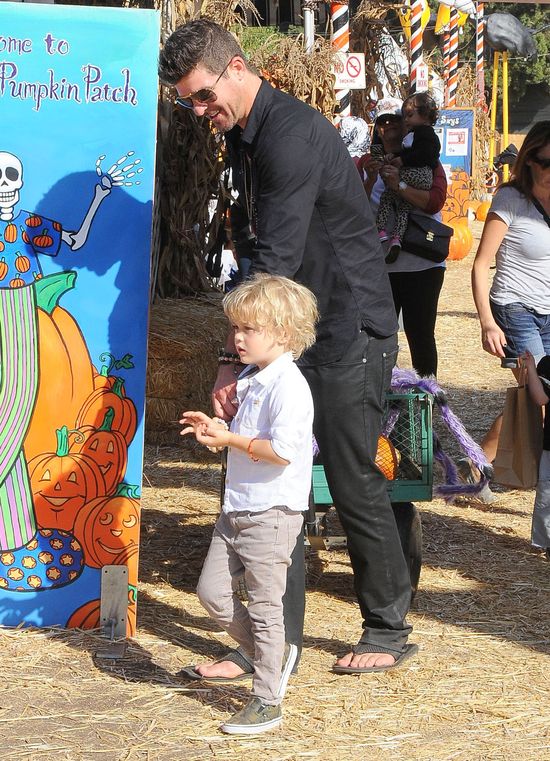 Robin Thicke pokazuje, że jest dobrym ojcem (FOTO)