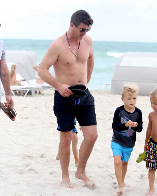 Pupa dziewczyny i słodki synek Robina Thicke (FOTO) Pupa dziewczyny i słodki synek Robina Thicke (FOTO)