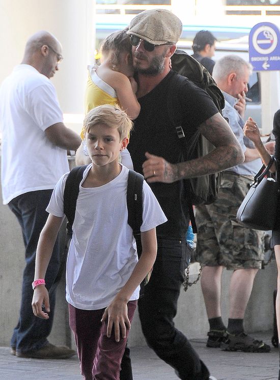 Synowie Victorii i Davida nie powinni być w szkole? (FOTO)