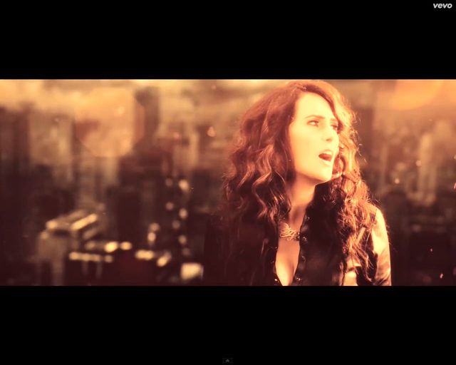 Piotr Rogucki śpiewa z Within Temptation  [VIDEO]