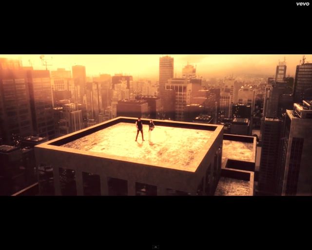 Piotr Rogucki śpiewa z Within Temptation  [VIDEO]