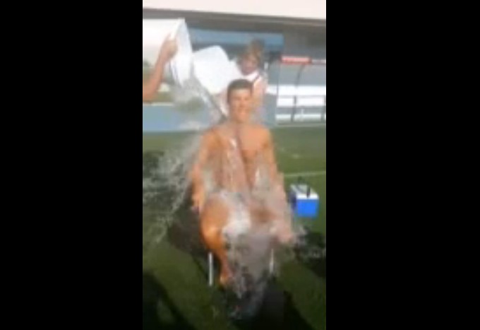 Cristiano Ronaldo piszczy podczas splasha (VIDEO) Cristiano Ronaldo piszczy podczas splasha (VIDEO)