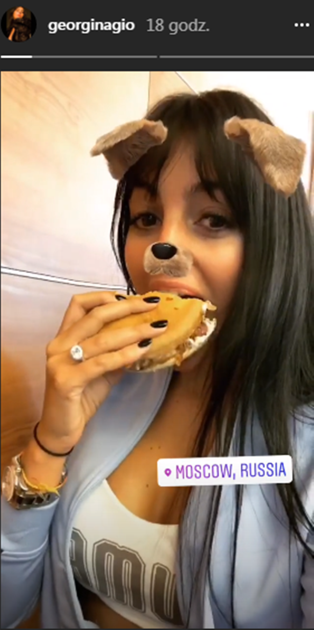 Cristiano Ronaldo oświadczył się Georginie?! Pokazała OGROMNY pierścionek!