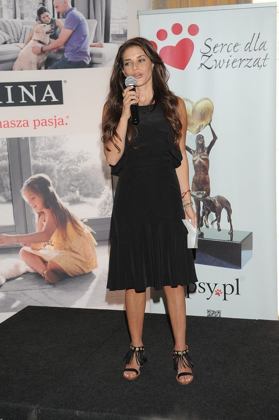 Weronika Rosati jest wierna swojemu stylowi (FOTO)