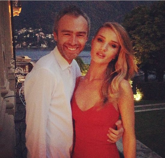 Łukasz Jakóbiak buja się z modelkami (FOTO)