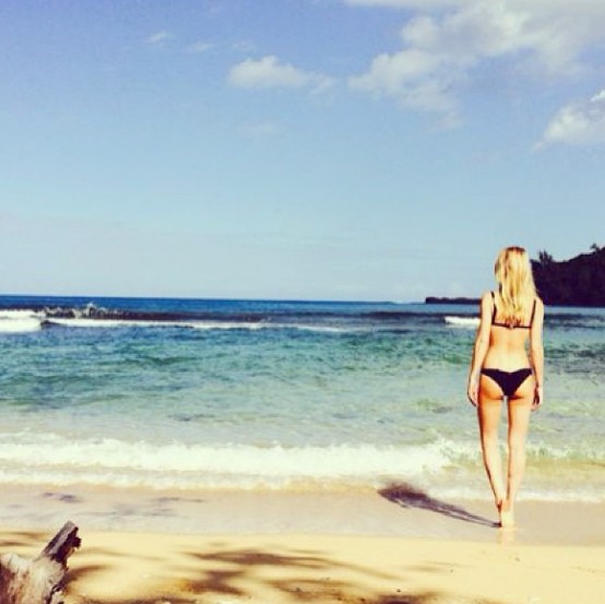 Rosie Huntington-Whiteley wypoczywa na Hawajach