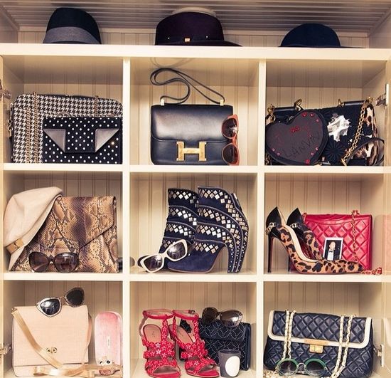 Zwiedzamy garderobę Rosie Huntington-Whiteley (FOTO)