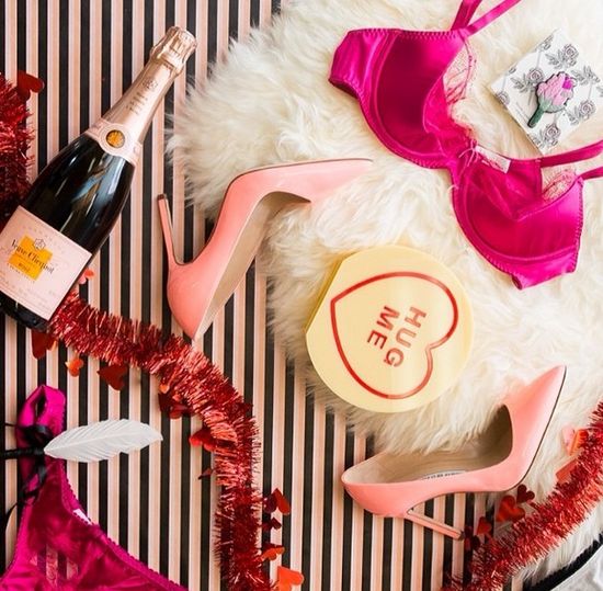 Zwiedzamy garderobę Rosie Huntington-Whiteley (FOTO) Zwiedzamy garderobę Rosie Huntington-Whiteley (FOTO)