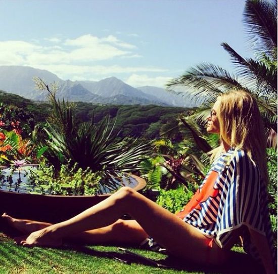 Rosie Huntington-Whiteley w raju (FOTO) Rosie Huntington-Whiteley w raju (FOTO)