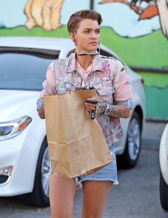 Ruby Rose zerwała zaręczyny z narzeczoną, Phoebe Dahl Ruby Rose zerwała zaręczyny z narzeczoną, Phoebe Dahl