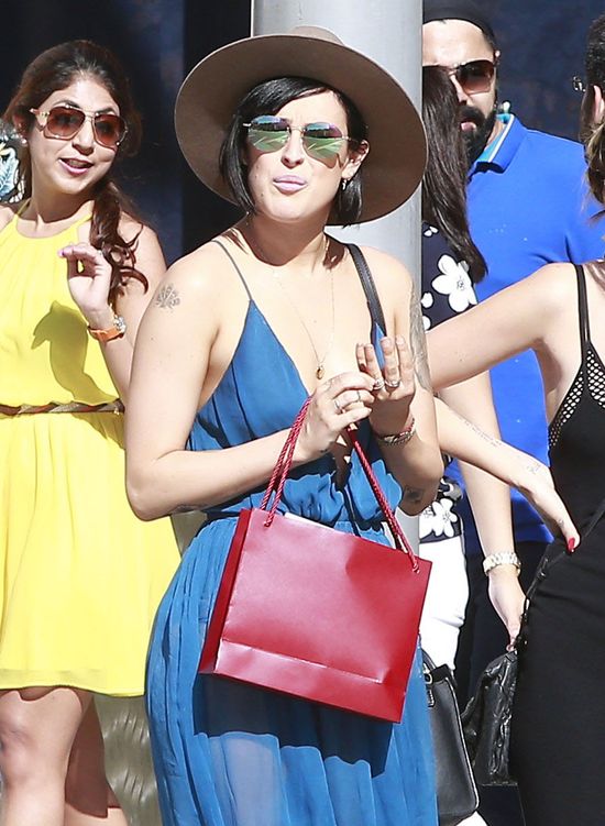 Kontuzja nie przeszkadza jej wyglądać stylowo (FOTO) Kontuzja nie przeszkadza jej wyglądać stylowo (FOTO)