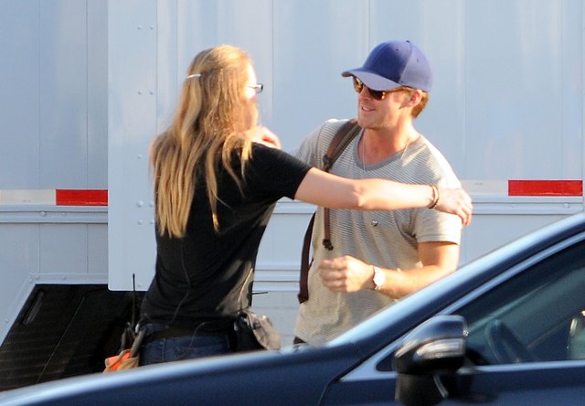 Ryan Gosling wylewnie wita się z dziewczyną (FOTO)