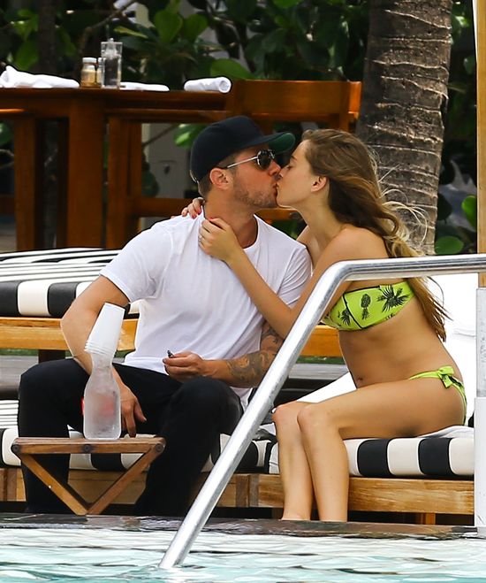 Ryan Phillippe przyłapany na igraszkach z dziewczyną (FOTO)