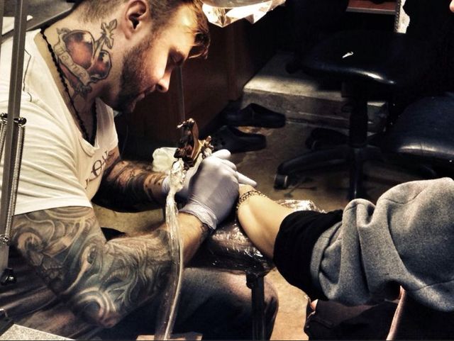 Maja Sablewska znowu się tatuuje (FOTO)