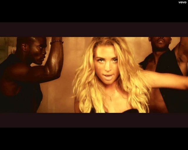 Seksowna Aneta Sablik w nowym teledysku [VIDEO]