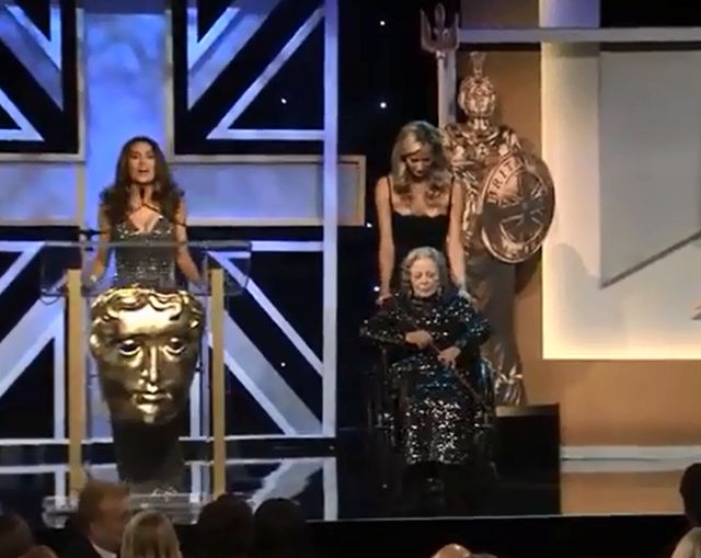 Sacha Baron Cohen zabił saruszkę! (VIDEO) Sacha Baron Cohen zabił saruszkę! (VIDEO)