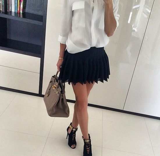 Sara Mannei wróciła z zakupów i chwali się łupami (FOTO) Sara Mannei wróciła z zakupów i chwali się łupami (FOTO)