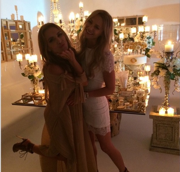 Jak wyglądała druga suknia ślubna Sary Mannei? (FOTO)