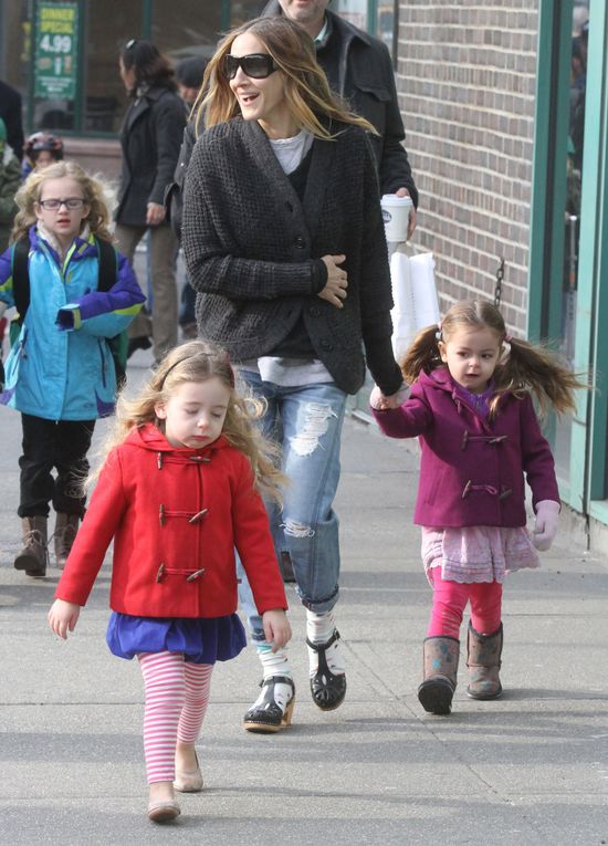 Modna mama w drodze do szkoły (FOTO)