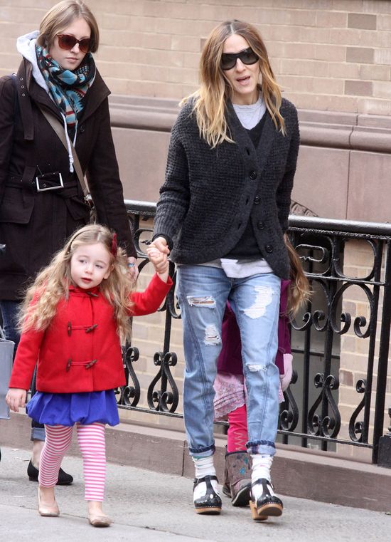 Modna mama w drodze do szkoły (FOTO)