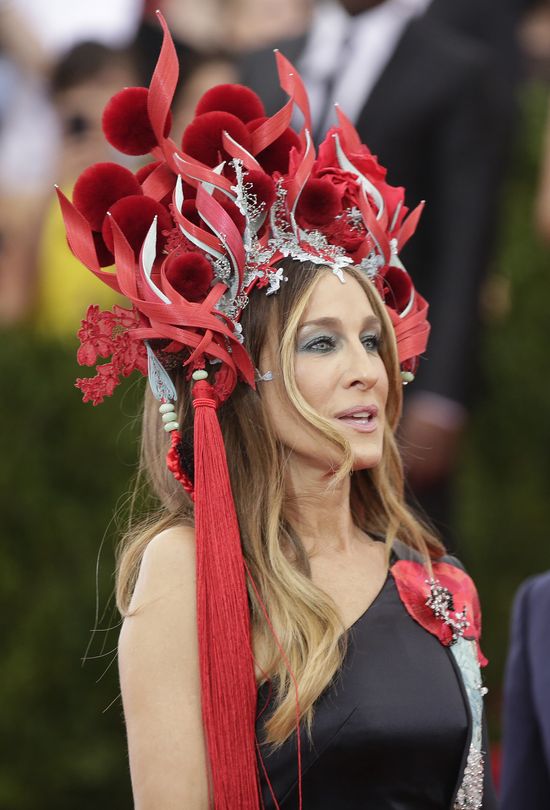 Sarah Jessica Parker w (prze)ubraniu na gali MET (FOTO)