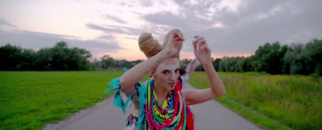 Sarsa pokazała nowy teledysk do kawałka Indiana (VIDEO) Sarsa pokazała nowy teledysk do kawałka Indiana (VIDEO)