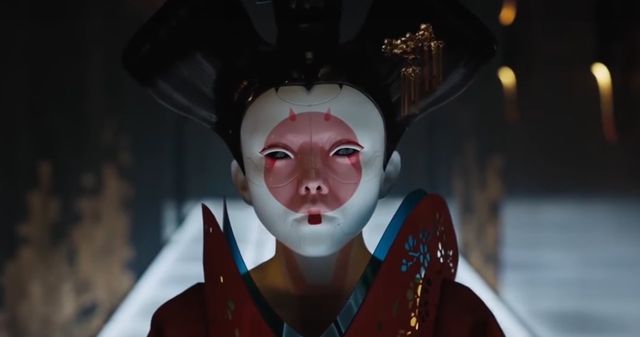 Scarlett Johansson wygląda ślicznie jako brunetka z grzywką!