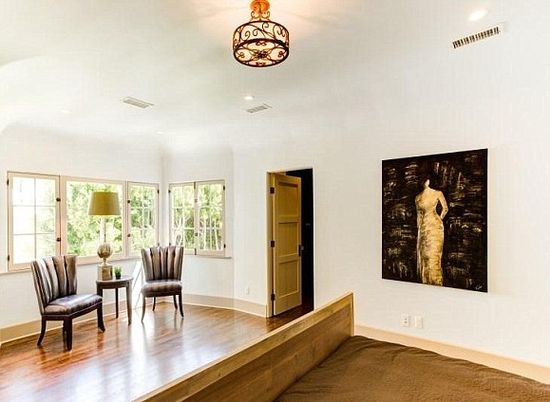 Scarlett Johansson kupiła PRZE-PIĘ-KNY dom (FOTO) Scarlett Johansson kupiła PRZE-PIĘ-KNY dom (FOTO)