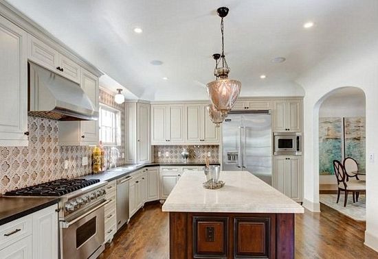 Scarlett Johansson kupiła PRZE-PIĘ-KNY dom (FOTO) Scarlett Johansson kupiła PRZE-PIĘ-KNY dom (FOTO)