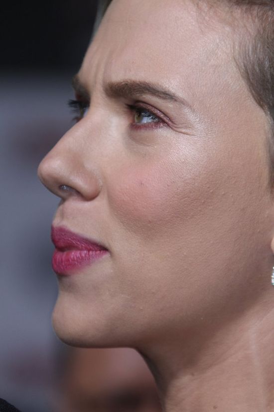 Scarlett Johansson jest chuda jak patyk? (FOTO)