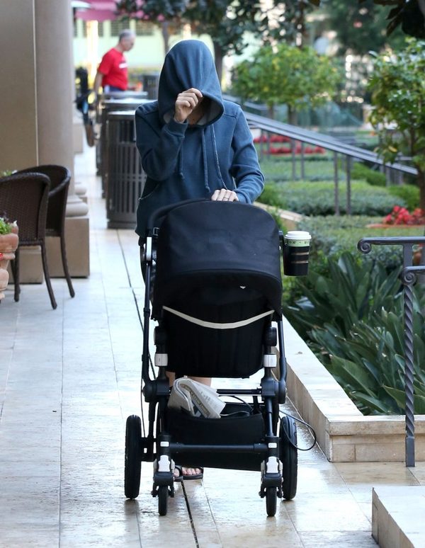 Scarlett Johansson: Nie tak wyobrażałam sobie córeczkę