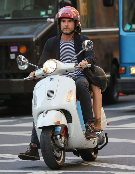 Naomi Watts, Liev Schreiber i rajd skuterem (FOTO) Naomi Watts, Liev Schreiber i rajd skuterem (FOTO)