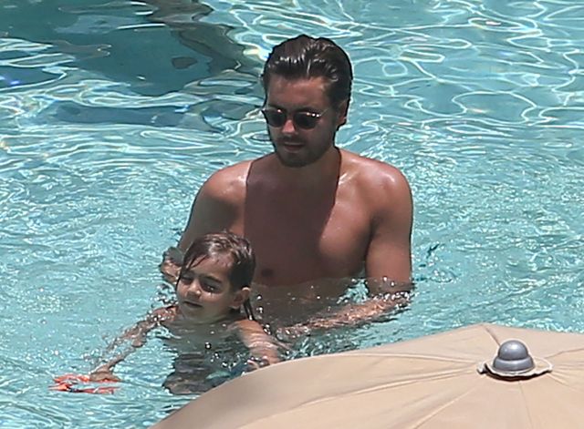 Już wiadomo, kto jest ojcem dziecka Kourtney Kardashian! Już wiadomo, kto jest ojcem dziecka Kourtney Kardashian!