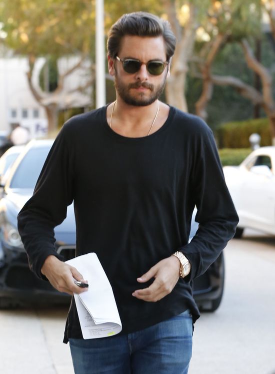 Dlaczego Kendall Jenner i Scott Disick trzymają się za ręce? Dlaczego Kendall Jenner i Scott Disick trzymają się za ręce?