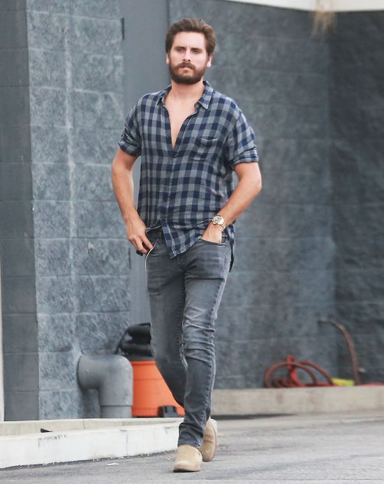 Scott Disick obsmaruje Kardashianki w swojej książce?